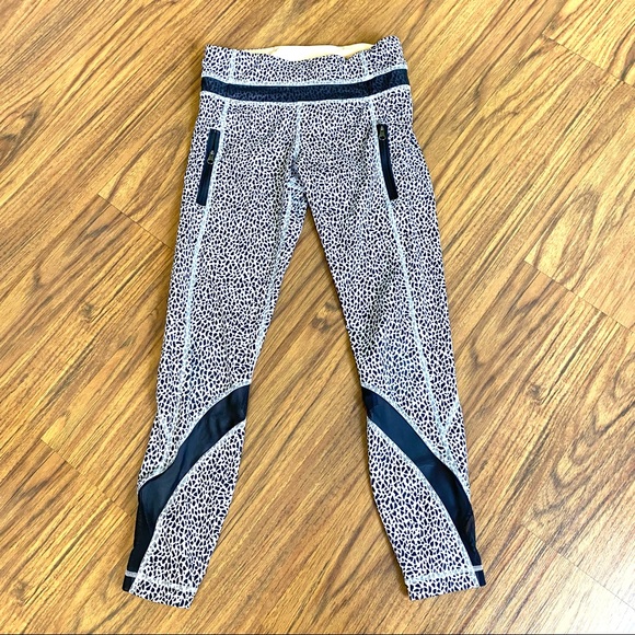 Lululemon Inspire Tight ll - Picture 3 of 6